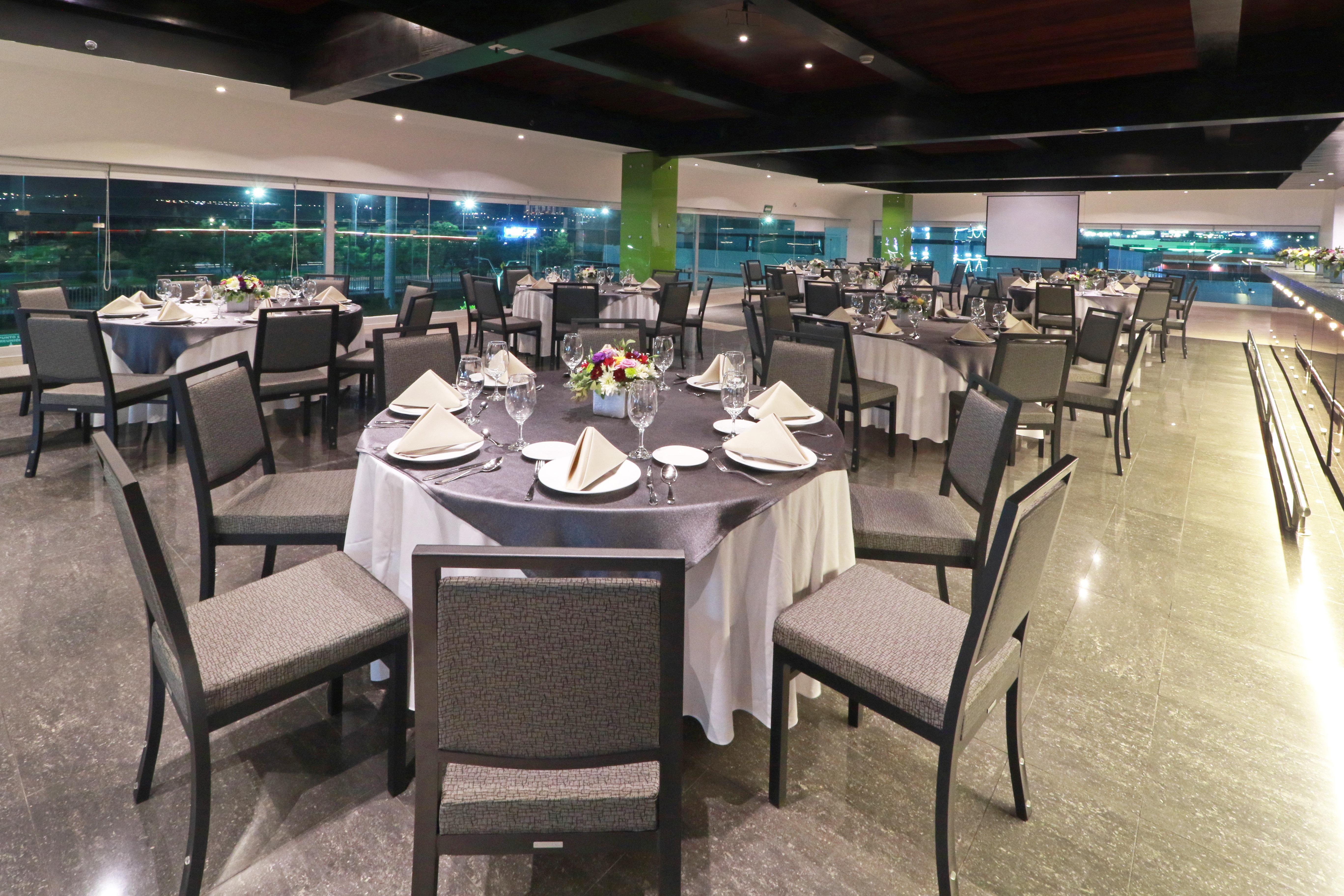 Holiday Inn Queretaro Zona Krystal By Ihg Exterior photo