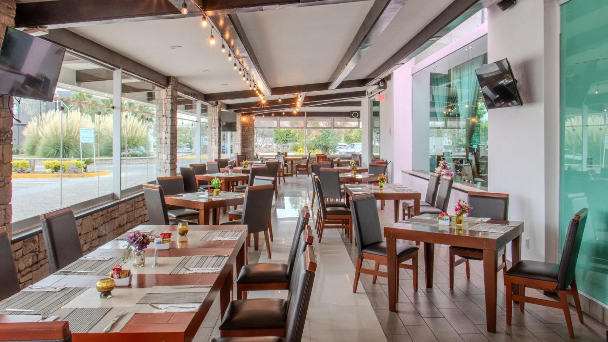 Holiday Inn Queretaro Zona Krystal By Ihg Exterior photo