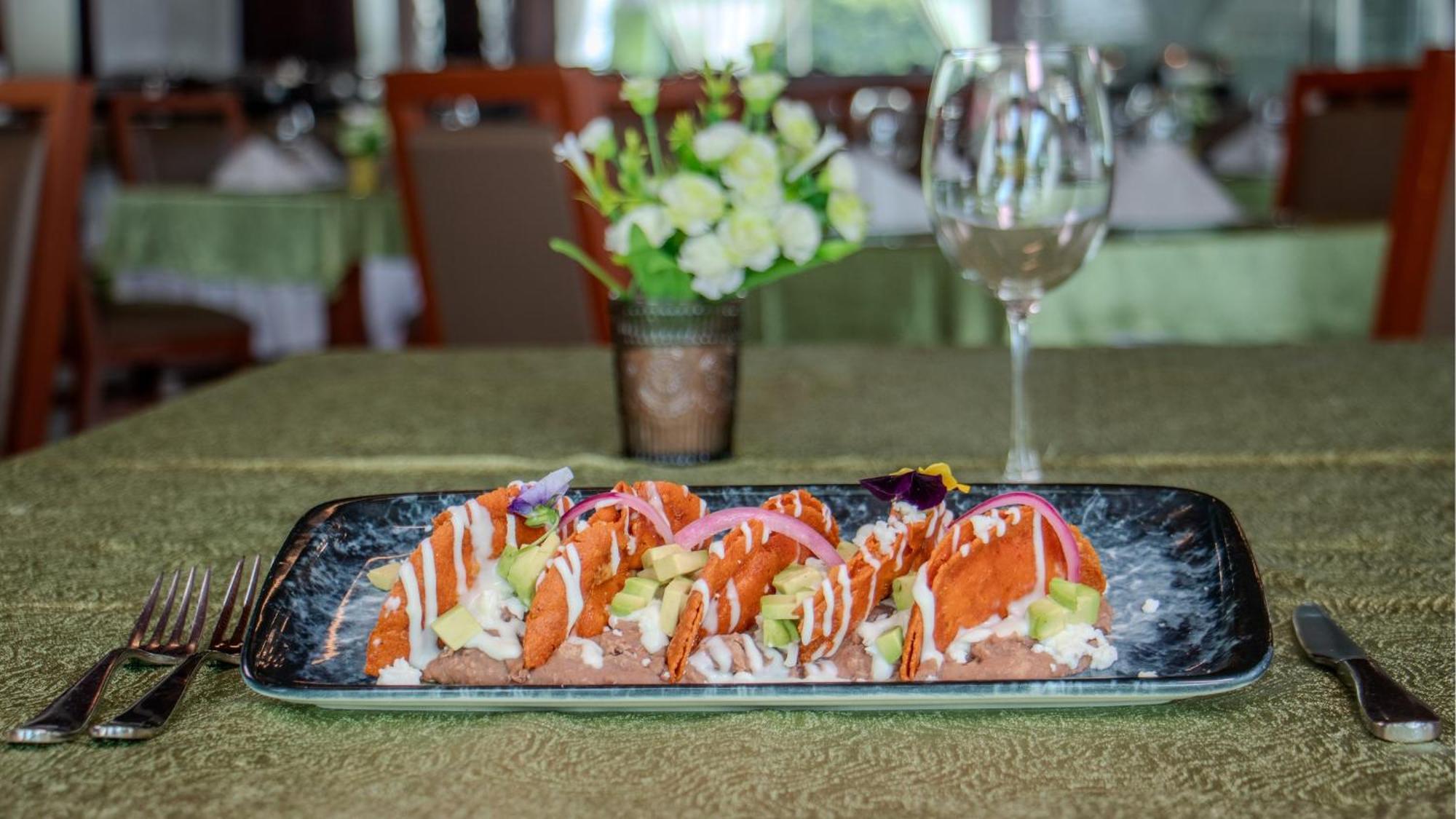 Holiday Inn Queretaro Zona Krystal By Ihg Exterior photo